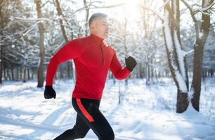 Sportosim arī salā! 9 soļi sekmīgai vingrošanai ziemā