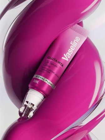 VASELINE Gluta-Hy Plump Tinted SPF 15 (Royal Plum) lūpu balzams, 10 ml
