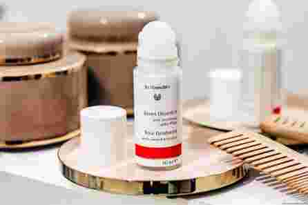 DR.HAUSCHKA Rose deodorant roll, 50 ml