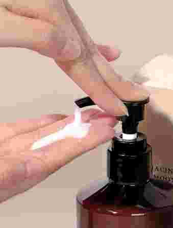 MIZON Niacinamide Smoothing body lotion, 300 ml
