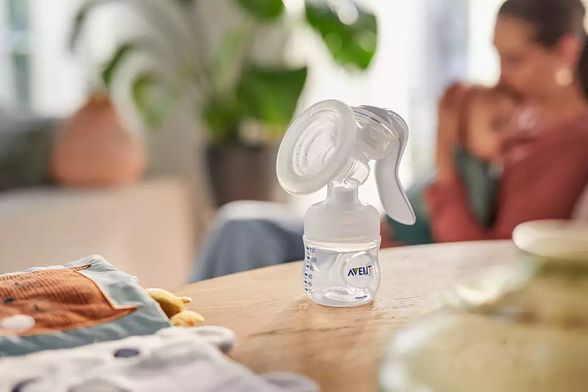 PHILIPS Avent Lotus bottle and manual breast pump, 1 pcs.