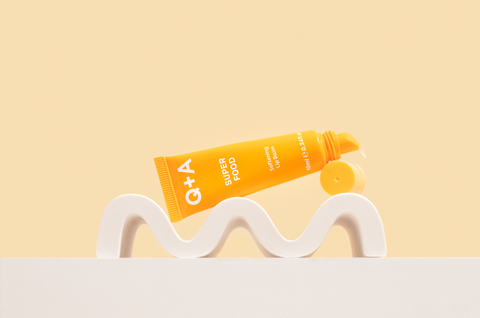 Q+A Minkštinantis lūpų balzamas, 10 ml - 4