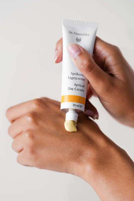 DR.HAUSCHKA Apricot Day sejas krēms, 30 ml - 5