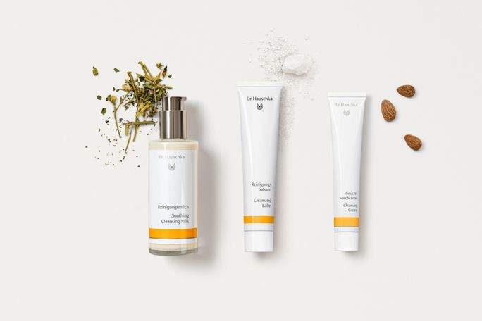 DR.HAUSCHKA Soothing pieniņš, 145 ml - 2