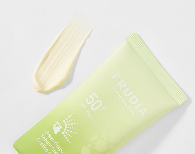 FRUDIA Green Grape Sebum Control Cooling apsauginis kremas nuo saulės, 50 g - 2