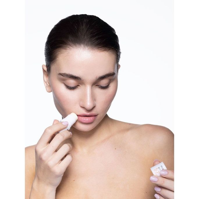 MESOESTETIC Mesoprotech Sun Stick 100, SPF 50+ saules aizsarglīdzeklis, 4.5 g - 2