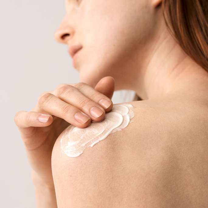 DR.HAUSCHKA Vitalising su bergamočių ir citrinžolių eteriniais aliejais kūno pienelis, 145 ml - 3